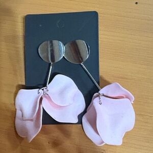 🎈🎈5/15🎈Elegant Pink Floral Earrings